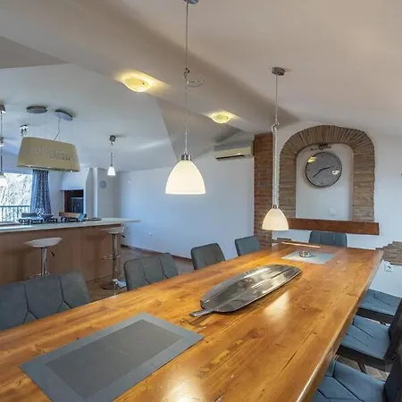 Πανσιόν Penthouse Lorena Πόρετς