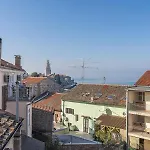 Penthouse Lorena Guest house 3*