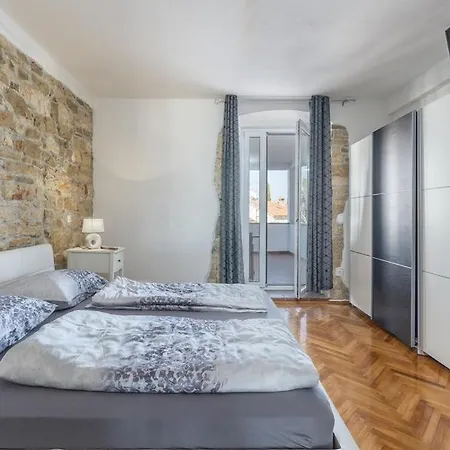 Гостевой дом Penthouse Lorena